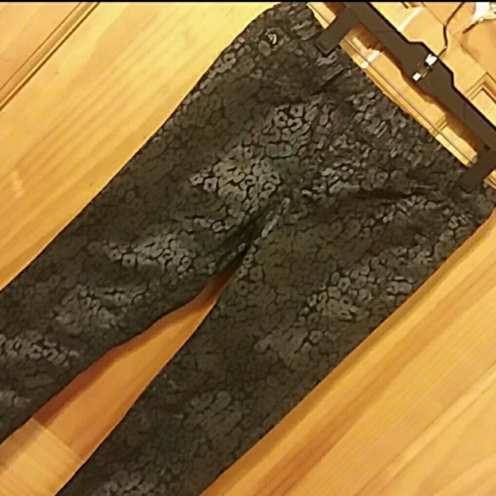 Jordache Jeggings that are animal print textured